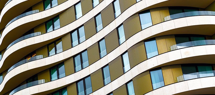 Cladding outside a curved building - Photo: I Wei Huang / Shutterstock.com